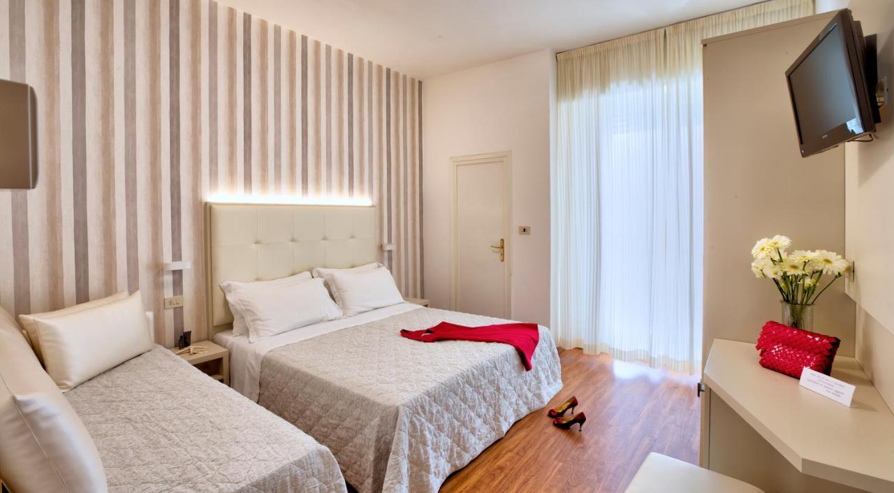 Hotel Bremen Римини Экстерьер фото